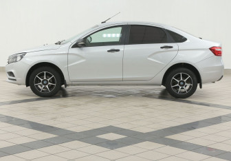 Подержанный автомобиль LADA (ВАЗ) Vesta Sedan 2016 года (7 фото)