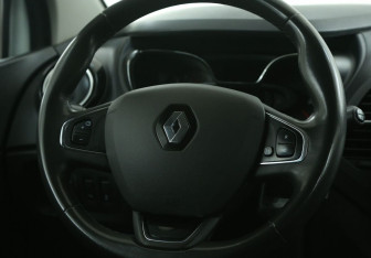 Подержанный автомобиль Renault Kaptur 2019 года (16 фото)