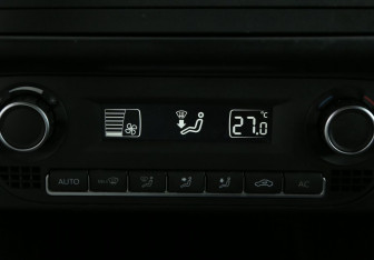 Подержанный автомобиль Volkswagen Polo Sedan 2012 года (17 фото)