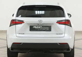 Подержанный автомобиль Lexus NX 2017 года (3 фото)