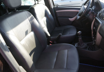 Подержанный автомобиль Renault Duster 2015 года (10 фото)