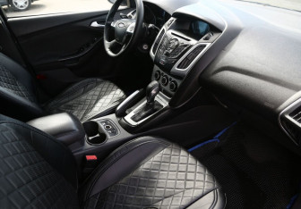 Подержанный автомобиль Ford Focus Wagon 2012 года (9 фото)