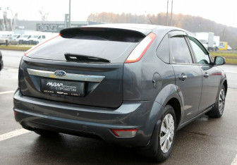 Подержанный автомобиль Ford Focus Hatchback 2008 года (6 фото)