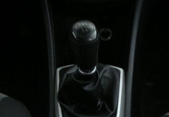 Подержанный автомобиль Hyundai Solaris Sedan 2012 года (15 фото)