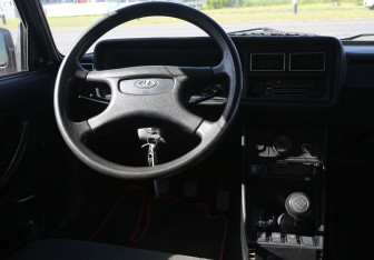 Подержанный автомобиль LADA (ВАЗ) 2107 2010 года (14 фото)