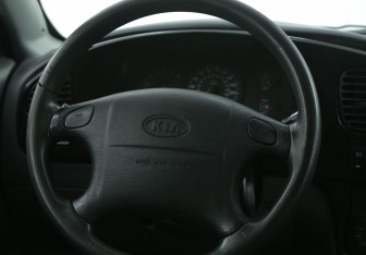 Подержанный автомобиль Kia Spectra Sedan 2006 года (16 фото)