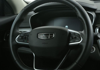 Подержанный автомобиль Geely Atlas Pro 2023 года (16 фото)