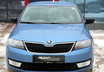 Подержанный автомобиль Skoda Rapid Liftback 2017 года (2 фото)