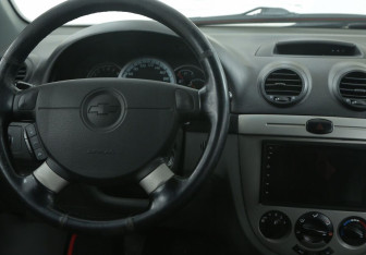 Подержанный автомобиль Chevrolet Lacetti Hatchback 2008 года (14 фото)