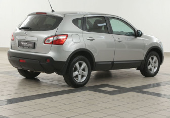 Подержанный автомобиль Nissan Qashqai 2011 года (4 фото)