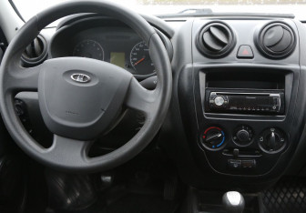 Подержанный автомобиль LADA (ВАЗ) Granta Sedan 2013 года (14 фото)