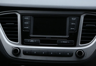 Подержанный автомобиль Hyundai Solaris Sedan 2021 года (13 фото)