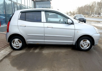 Подержанный автомобиль Kia Picanto 2006 года (7 фото)
