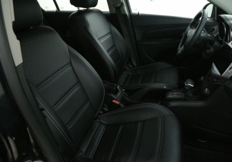 Подержанный автомобиль Chevrolet Cruze Sedan 2012 года (10 фото)
