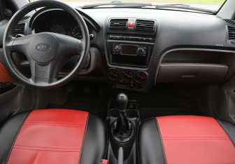 Подержанный автомобиль Kia Picanto 2007 года (12 фото)