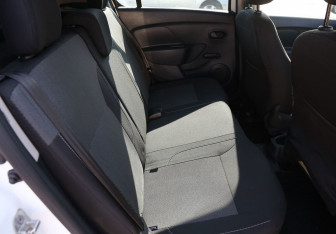 Подержанный автомобиль Renault Sandero 2019 года (11 фото)