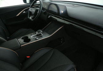 Подержанный автомобиль Omoda C5 2023 года (8 фото)
