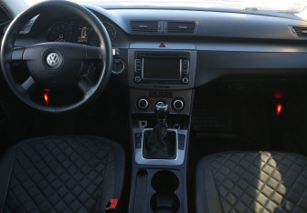 Подержанный автомобиль Volkswagen Passat Sedan 2009 года (12 фото)