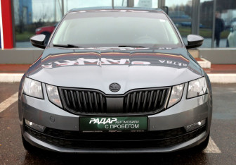 Подержанный автомобиль Skoda Octavia Liftback 2017 года (2 фото)