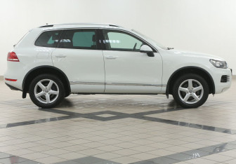 Подержанный автомобиль Volkswagen Touareg 2013 года (5 фото)