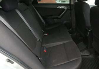 Подержанный автомобиль Kia Cerato Sedan 2011 года (11 фото)