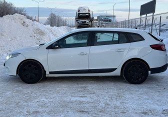 Подержанный автомобиль Renault Megane Wagon 2009 года (3 фото)