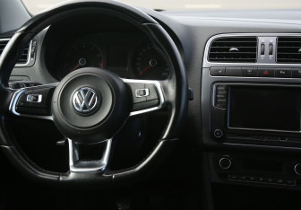 Подержанный автомобиль Volkswagen Polo Sedan 2019 года (14 фото)