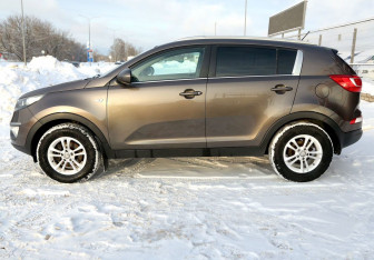 Подержанный автомобиль Kia Sportage 2013 года (8 фото)