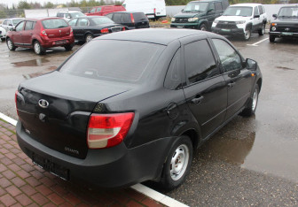 Подержанный автомобиль LADA (ВАЗ) Granta Sedan 2013 года (4 фото)