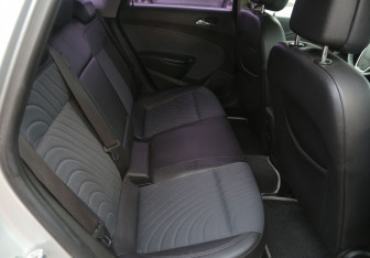 Подержанный автомобиль Opel Astra Sedan 2013 года (11 фото)