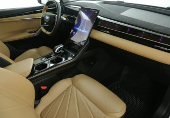Подержанный автомобиль Geely Atlas 2023 года (9 фото)