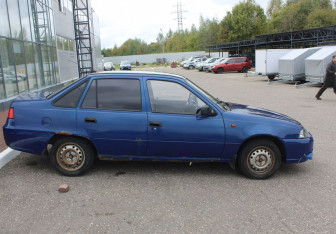 Подержанный автомобиль Daewoo Nexia Sedan 2012 года (8 фото)