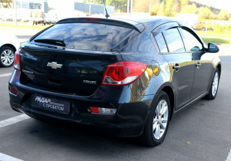 Подержанный автомобиль Chevrolet Cruze Hatchback 2013 года (6 фото)