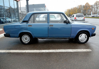 Подержанный автомобиль LADA (ВАЗ) 2107 2007 года (7 фото)