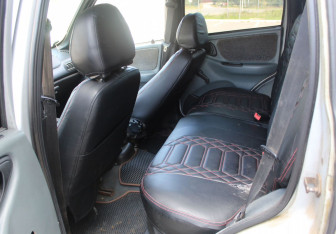 Подержанный автомобиль Chevrolet Niva 2004 года (12 фото)