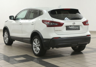 Подержанный автомобиль Nissan Qashqai 2020 года (2 фото)