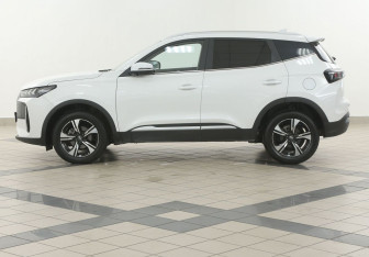 Подержанный автомобиль Chery Tiggo 4 2025 года (7 фото)