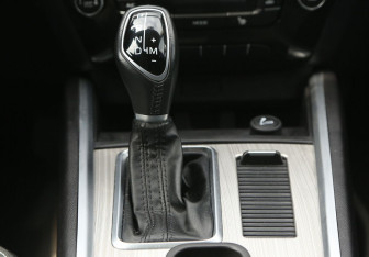 Подержанный автомобиль Geely Emgrand X7 2019 года (15 фото)