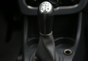 Подержанный автомобиль Renault Logan Sedan 2012 года (15 фото)