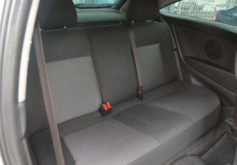 Подержанный автомобиль Opel Astra Hatchback 2010 года (11 фото)