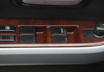 Подержанный автомобиль Suzuki Grand Vitara 2007 года (16 фото)