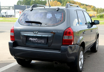 Подержанный автомобиль Hyundai Tucson 2008 года (6 фото)