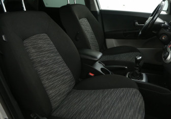 Подержанный автомобиль Kia Ceed Hatchback 2009 года (10 фото)
