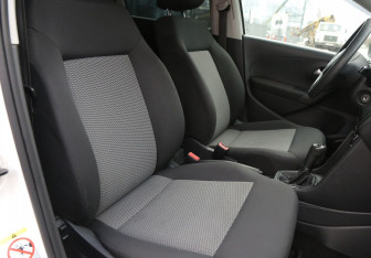 Подержанный автомобиль Volkswagen Polo Hatchback 2010 года (10 фото)