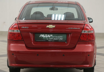 Подержанный автомобиль Chevrolet Aveo Sedan 2011 года (3 фото)