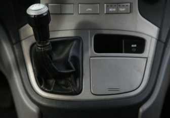 Подержанный автомобиль Hyundai H-1 2008 года (15 фото)