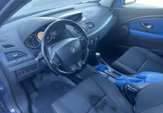 Подержанный автомобиль Renault Megane Wagon 2010 года (9 фото)