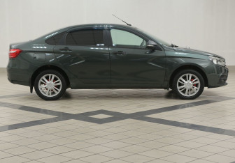 Подержанный автомобиль LADA (ВАЗ) Vesta Sedan 2017 года (5 фото)