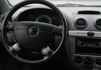 Подержанный автомобиль Chevrolet Lacetti Hatchback 2007 года (14 фото)