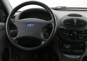 Подержанный автомобиль LADA (ВАЗ) Kalina Hatchback 2012 года (14 фото)